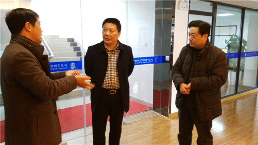 东台市政协副主席郑静波来视察指导